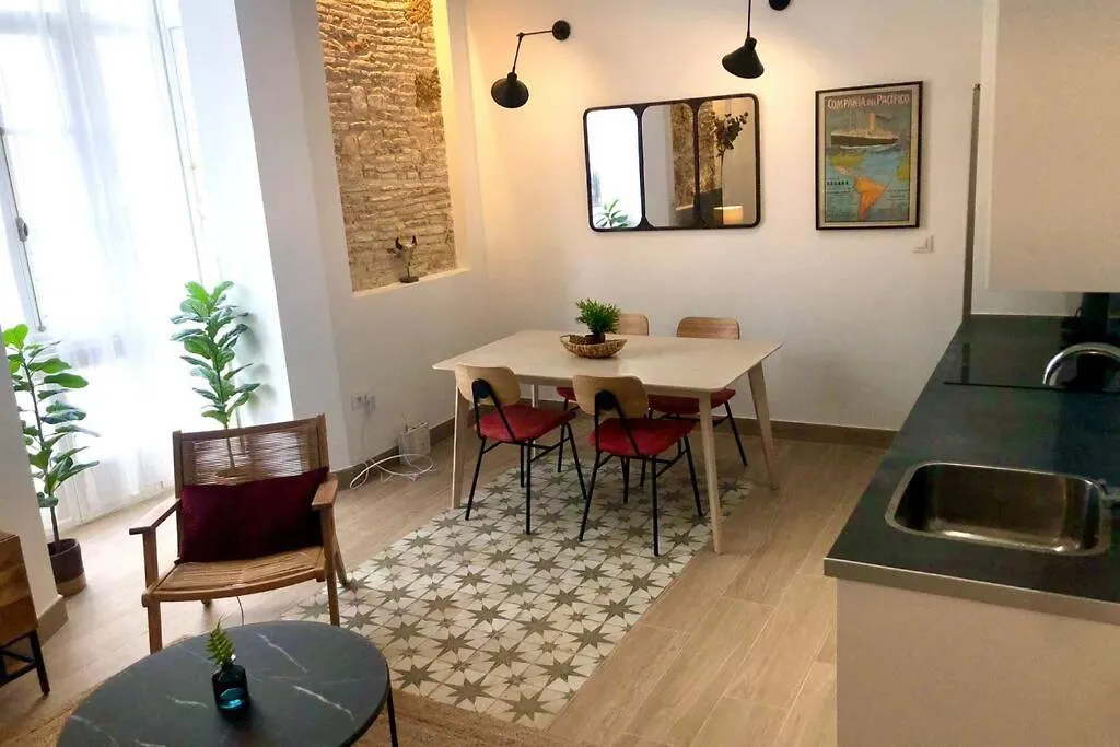 Apartamento Gatu Premium Villa Libertad, Preferente Mayores De 25 Anos Y Familias Cádiz