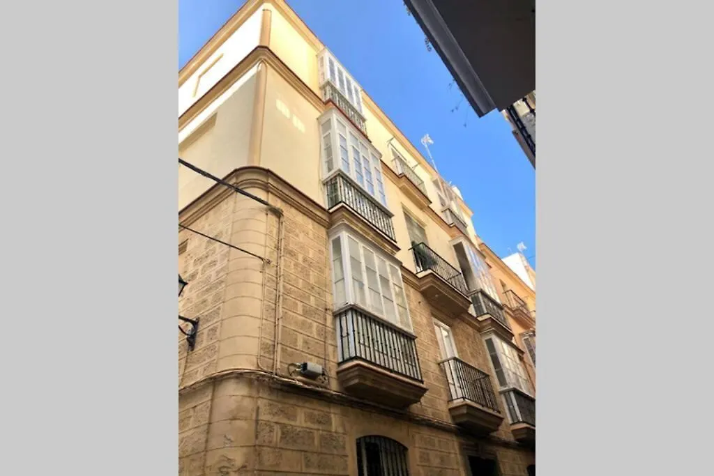 Gatu Premium Villa Libertad, Preferente Mayores De 25 Anos Y Familias Cadiz